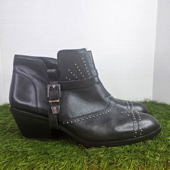 Vince Camuto Dorintina booties - Picture 3 of 8